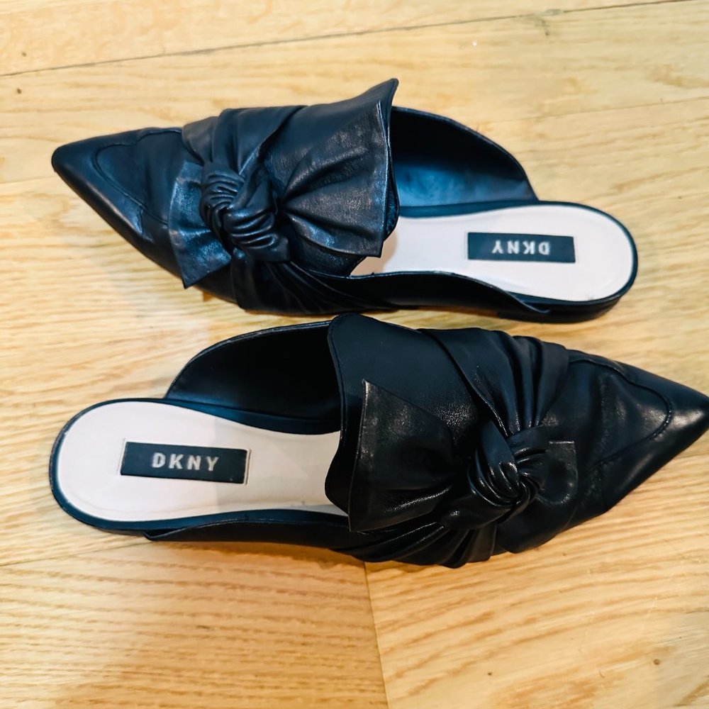 DKNY Black Leather Flat Mules with Top Knot, Size 8 - Picture 5 of 10